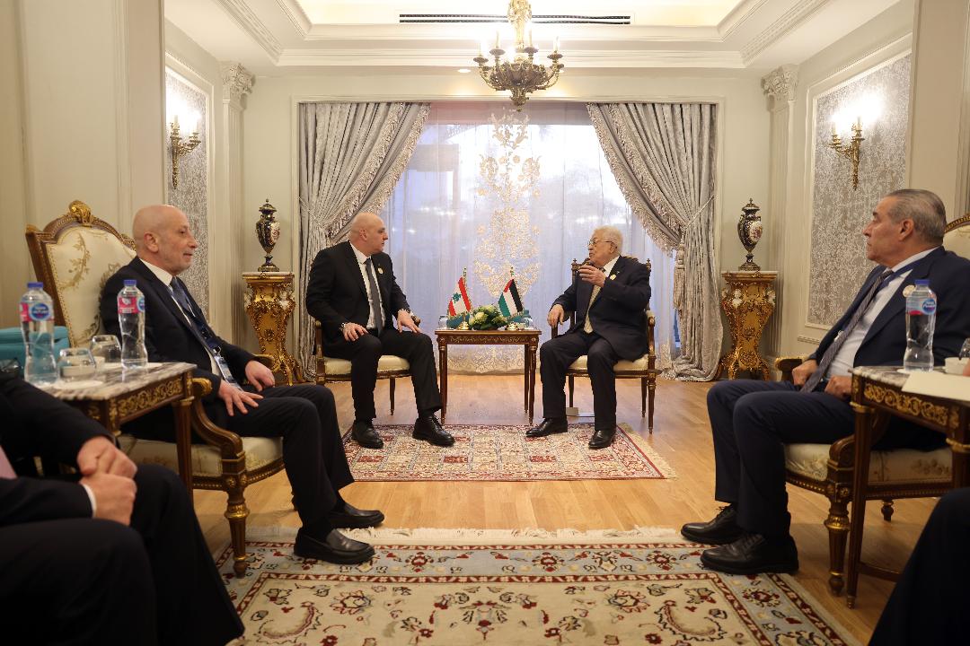 الرئيس يلتقي الرئيس اللبناني